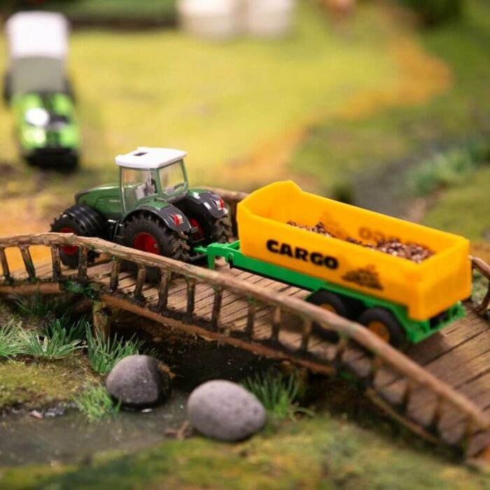 Siku Farmer - Traktor Fendt z podnośnikiem