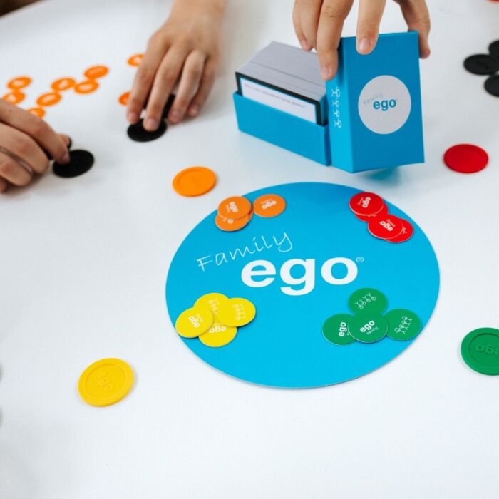 Granie w grę Ego Family