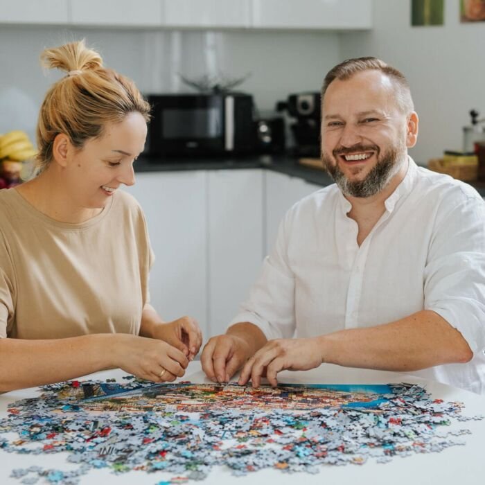 Puzzle Coca-Cola 1000 el. Prezenty od Mikołaja - Wspólne układanie puzzli
