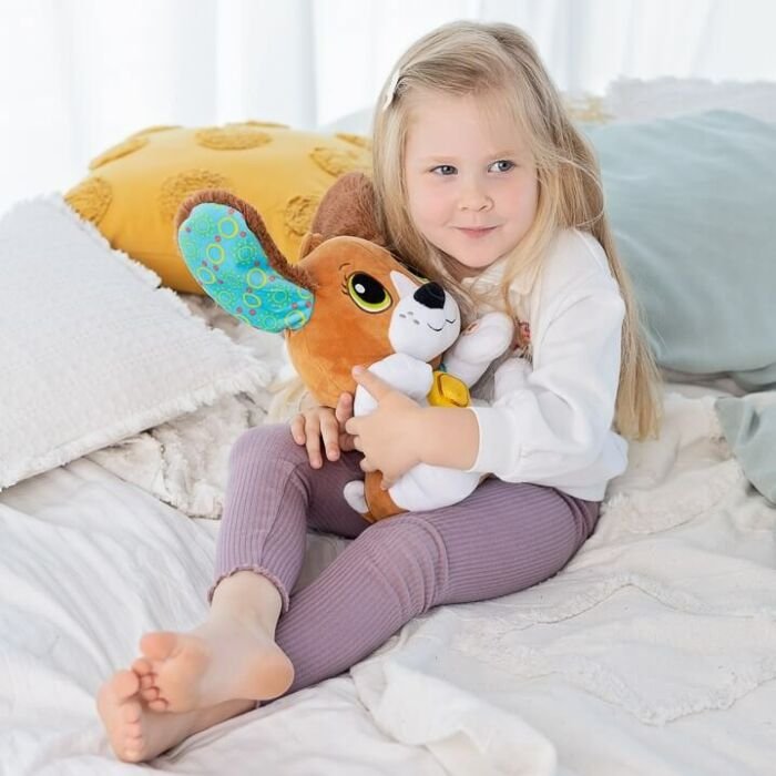 Zabawka interaktywna VTech Mój Przyjaciel Pies dziewczynka przytulająca pluszowego pieska